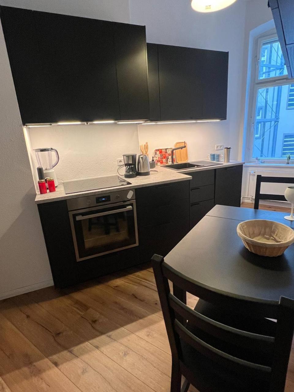 Stylish 2-Room Apartment With Balcony Next To East Side Gallery 柏林 外观 照片